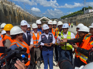 Presidente del CODIA Supervisa Importante Obra Vial en Santo Domingo Oeste para Garantizar Estándares de Ingeniería Moderna
